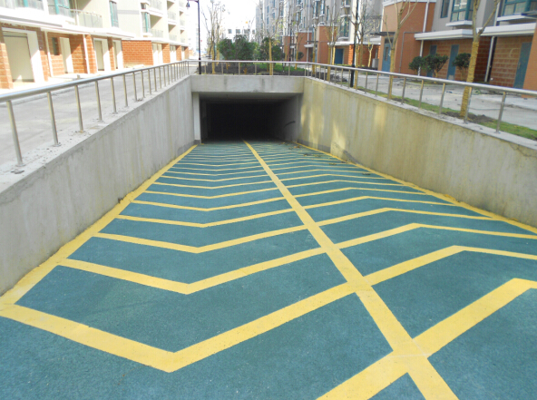 水性無震動防滑車道施工工藝 為什么選擇滄晟水性無震動防滑環氧地坪漆弄車道？