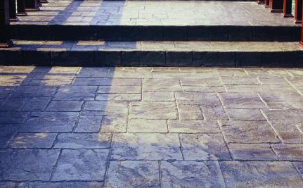 壓花地坪使用在哪些地方？壓花地坪有什么特點？